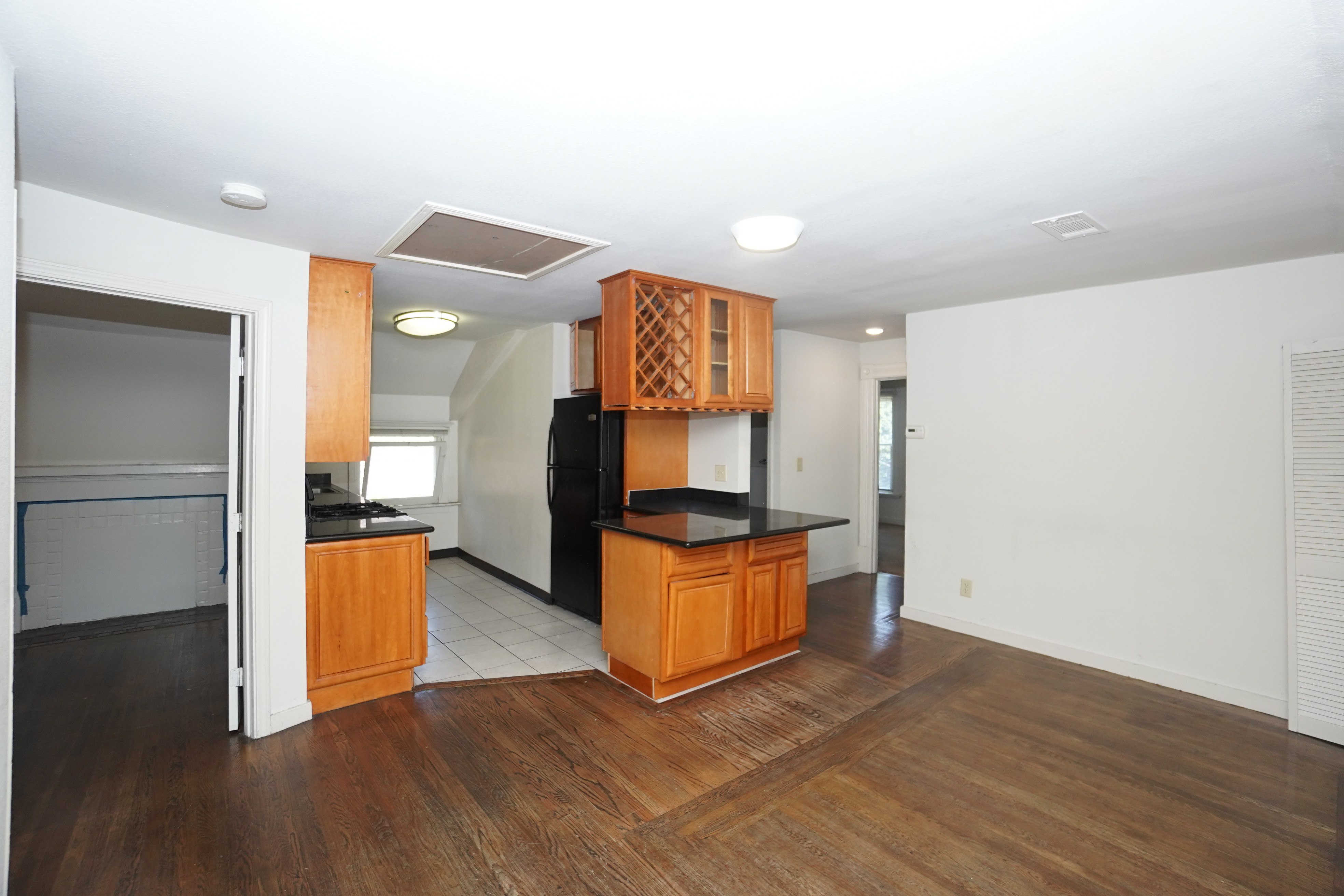 2549-2555 Benvenue Ave. photo 2
